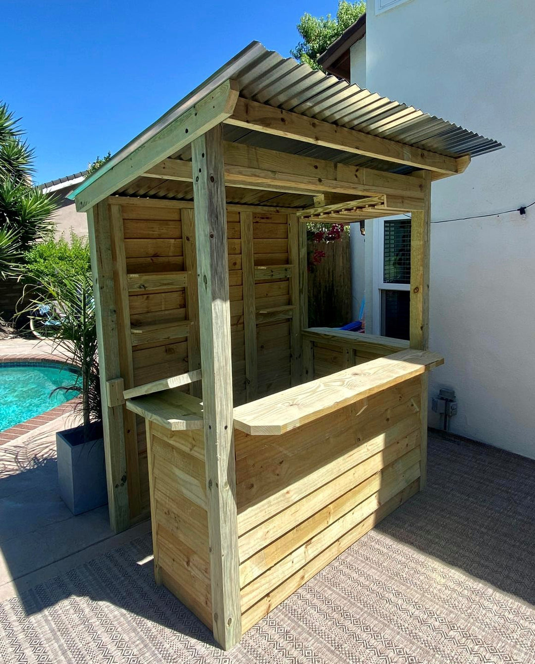 6 x 4 The Temple Bar (SMALL) - Taverns-To-Go